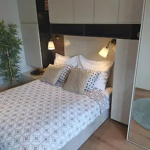 Siedmiogrodzka - Handy Location, Aircon & Garage Free Appartamento Varsavia